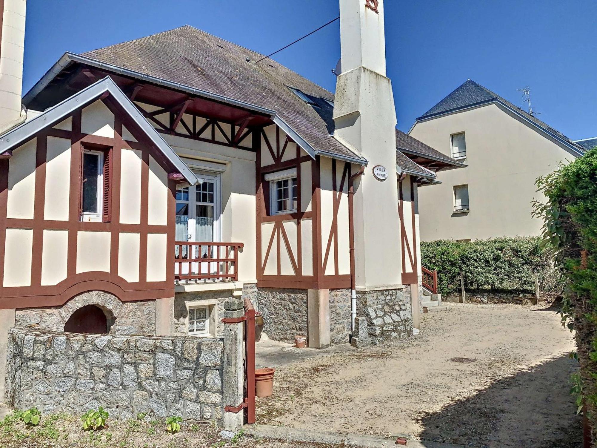 Maison Mitoyenne En Front De Mer Avec Jardin, Centre De Jullouville, Acces Direct Plage - Fr-1-361-472 Exterior photo